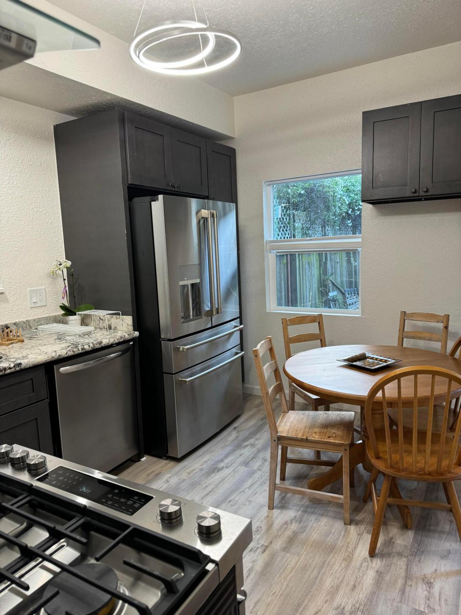 Bumblebee House Apartment Oakland Exterior photo