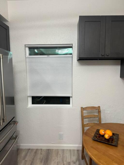 Bumblebee House Apartment Oakland Exterior photo