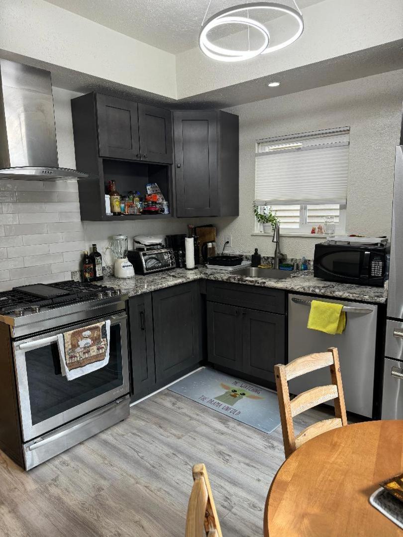 Bumblebee House Apartment Oakland Exterior photo