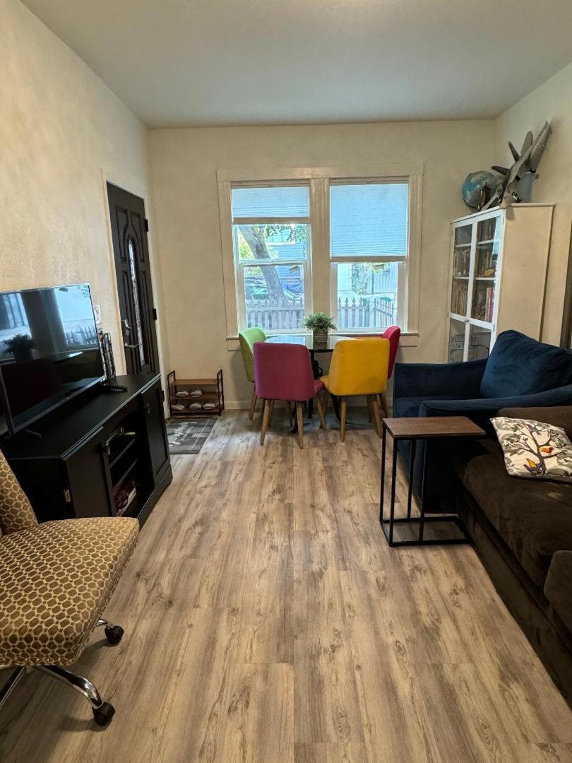 Bumblebee House Apartment Oakland Exterior photo